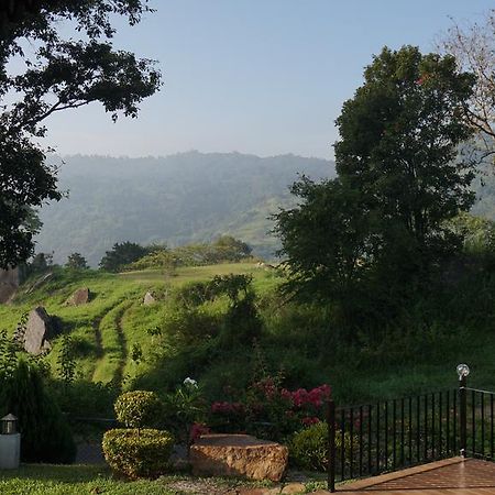 Villa Tee Four Digana Bagian luar foto